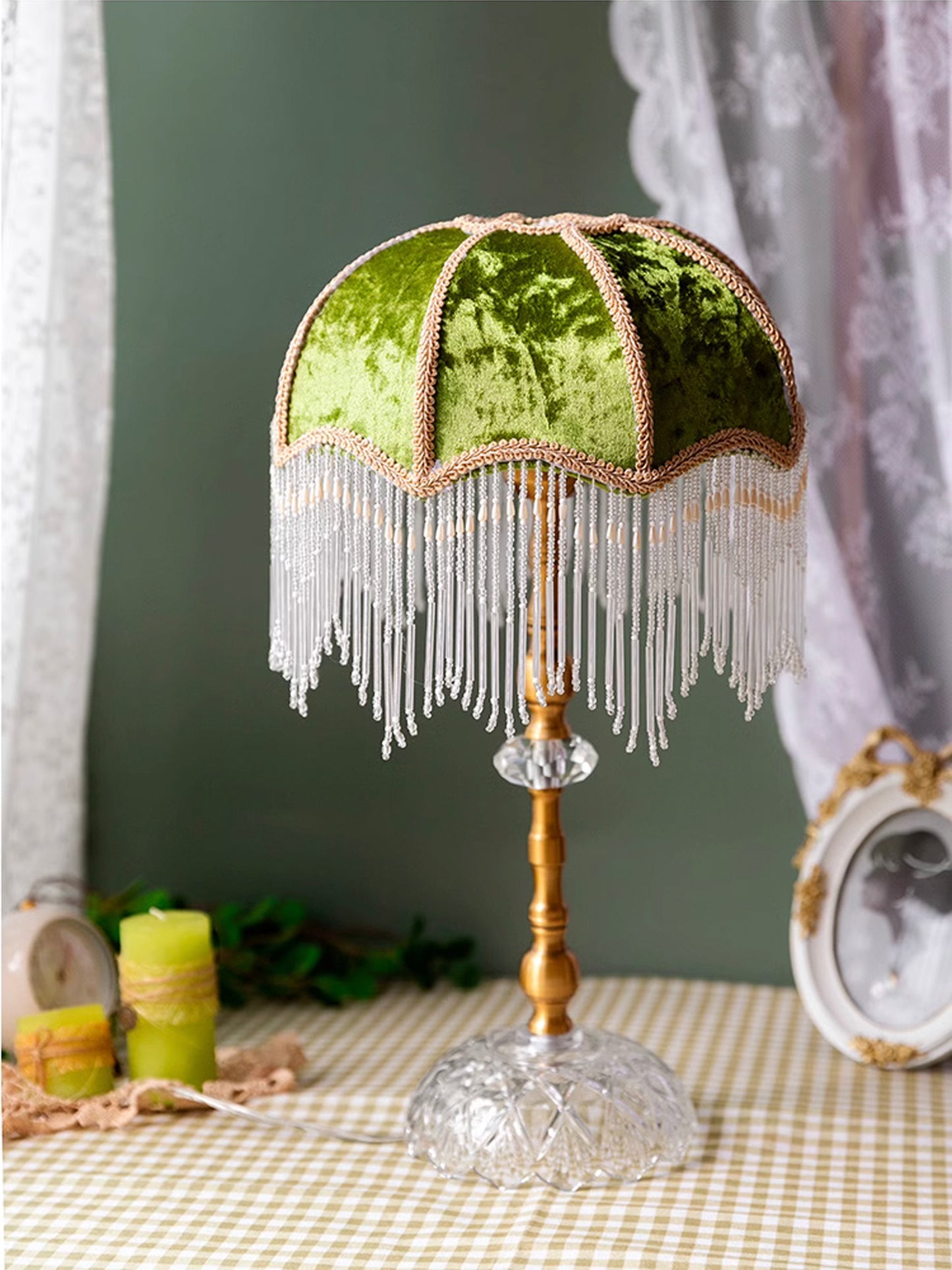 French Retro Green Velvet Table Lamp