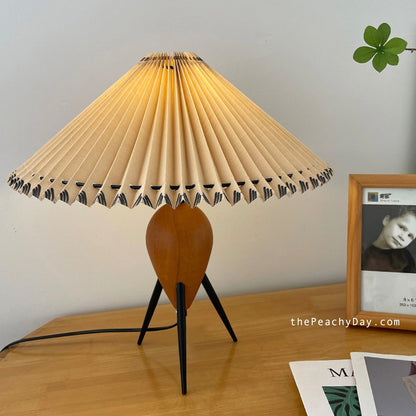 vintage aesthetic lamp 