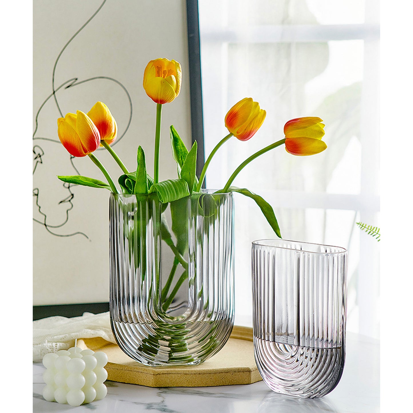 U-shaped Ribbed Flat Glass Vase